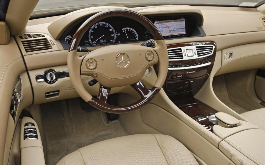  Mercedes-Benz CL550 4Matic 2009 года  (фото 3 из 26)